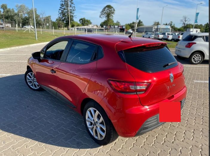 Renault Clio • 2020 • 50,000 km 4