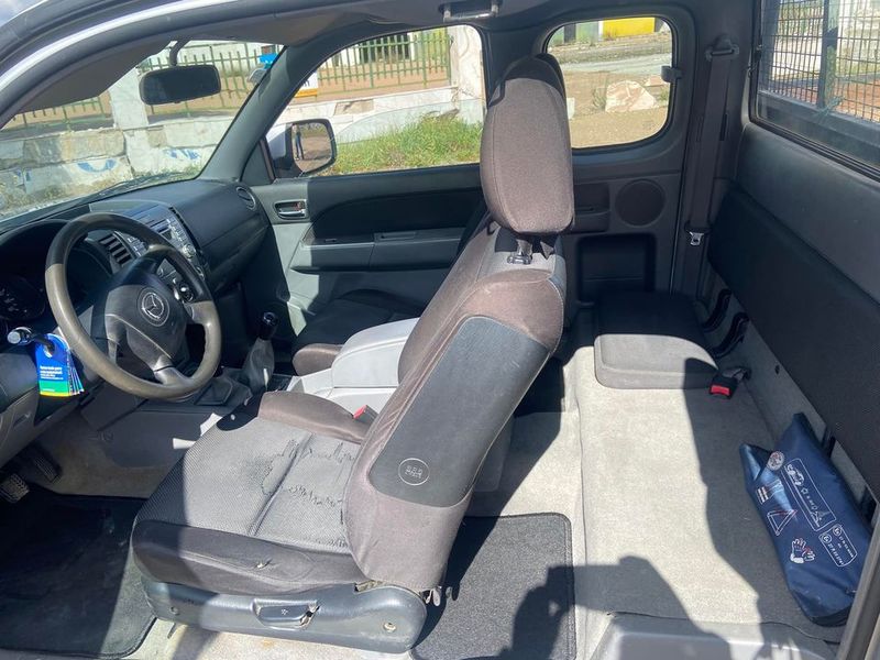 Mazda BT • 2009 • 470,000 km 4