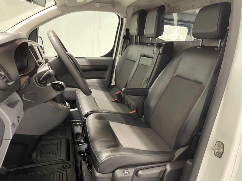 Toyota Prius • 2019 • 229,275 km 2