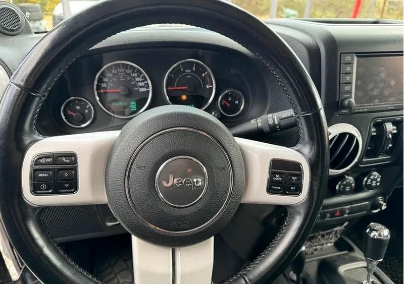 Jeep Wrangler • 2012 • 110,000 km 5