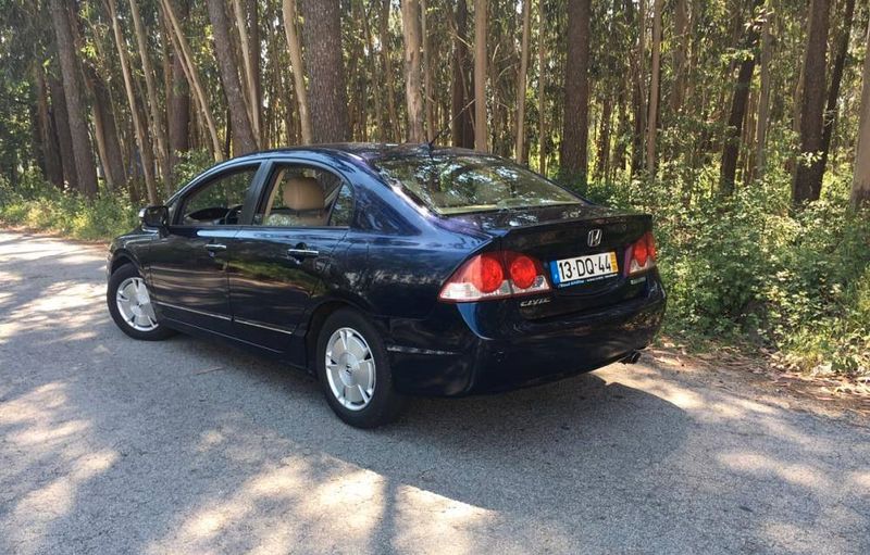 Honda Civic • 2007 • 160,000 km 2