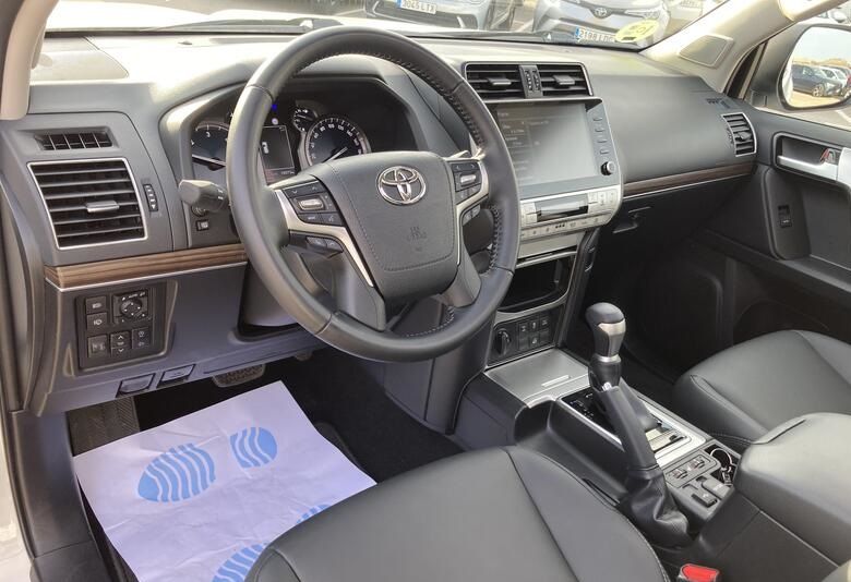 Toyota Land Cruiser • 2022 • 15,926 km 4