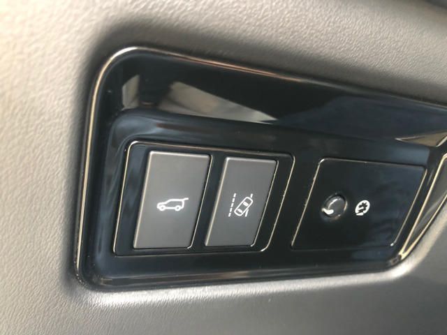 Jaguar F-Pace • 2016 • 91,612 km 10