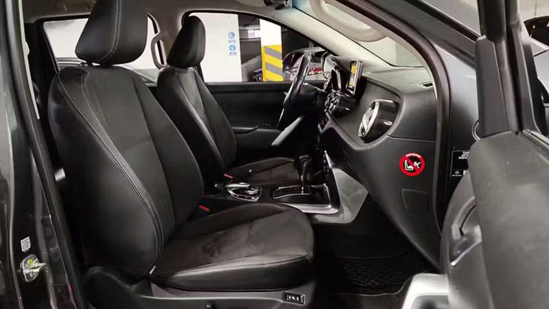 Mercedes-Benz Trieda G • 2017 • 49,500 km 8