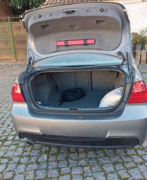 BMW 328i • 2009 • 20,000 km 2