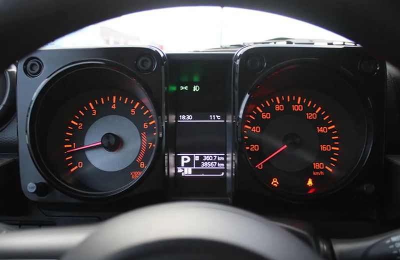 Suzuki Jimny • 2019 • 38,567 km 13