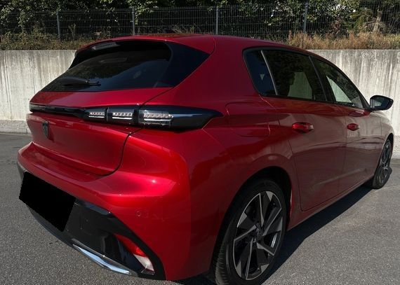 Peugeot 308 • 2024 • 8,300 km 9
