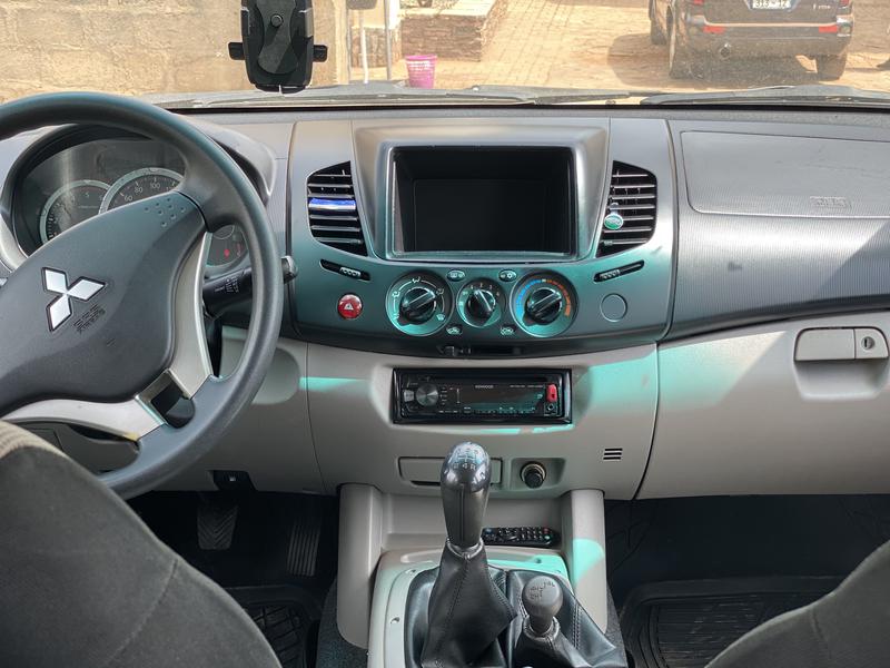 Mitsubishi L200 Pick up • 2014 • 250,000 km 6