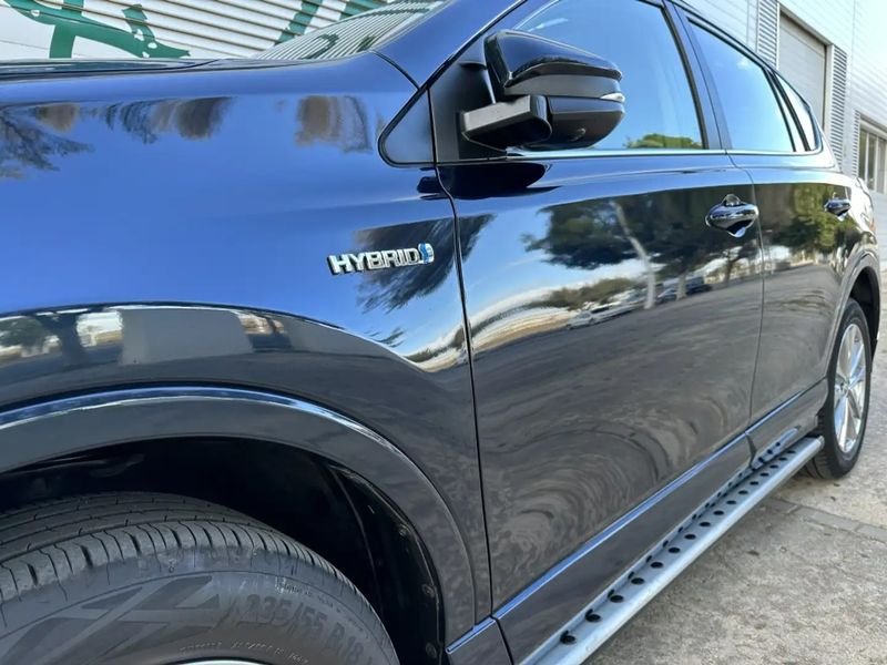 Toyota RAV4 • 2017 • 158,000 km 6