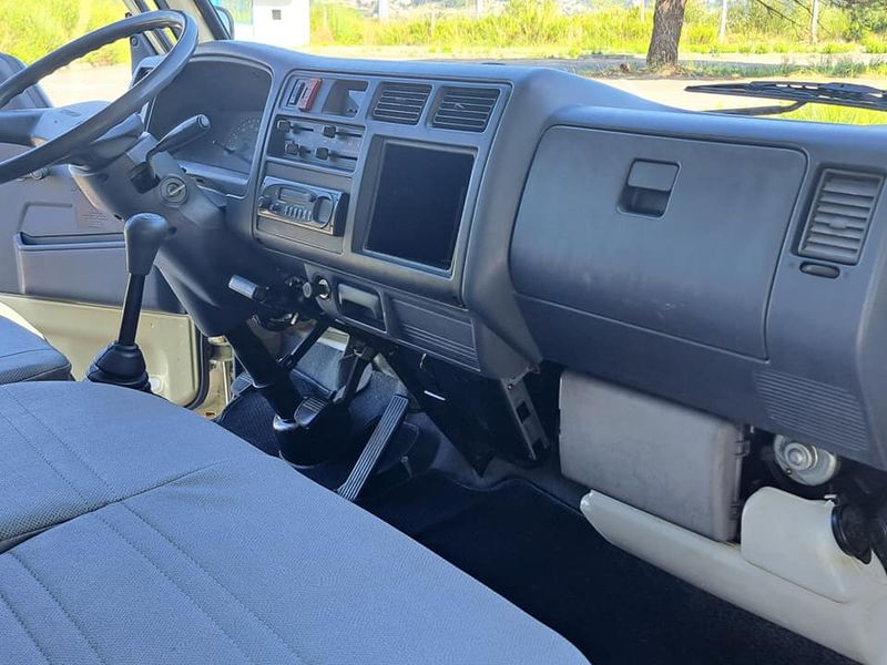 Toyota Dyna • 2000 • 69,000 km 6