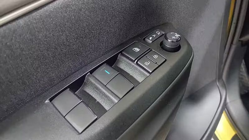 Toyota Yaris • 2023 • 13,473 km 11