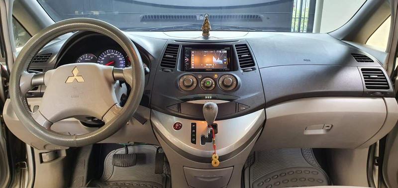 Mitsubishi Grandis • 2006 • 125,000 km 3