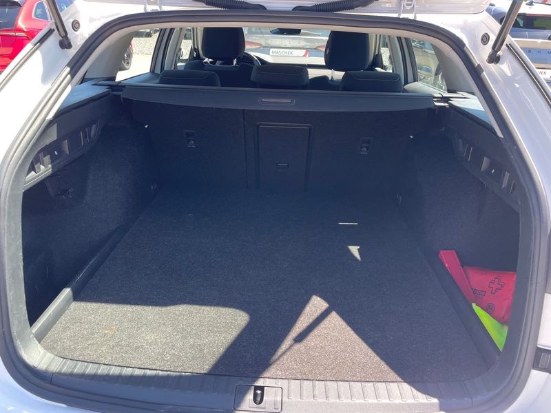 Škoda Octavia Combi • 2021 • 113,000 km 4