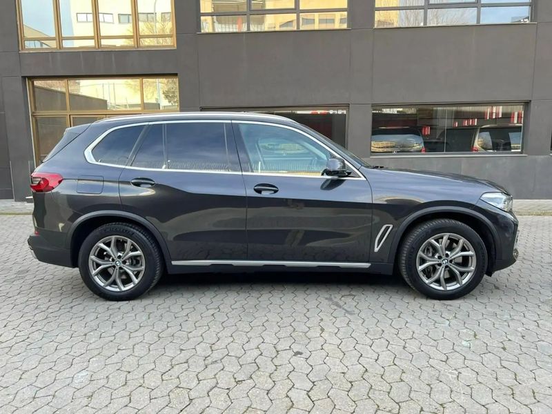 BMW X5 • 2020 • 98,000 km 11