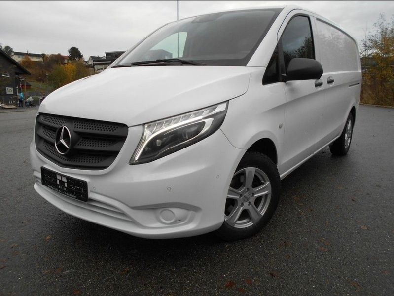 Mercedes-Benz 115 • 2015 • 224,000 km 1