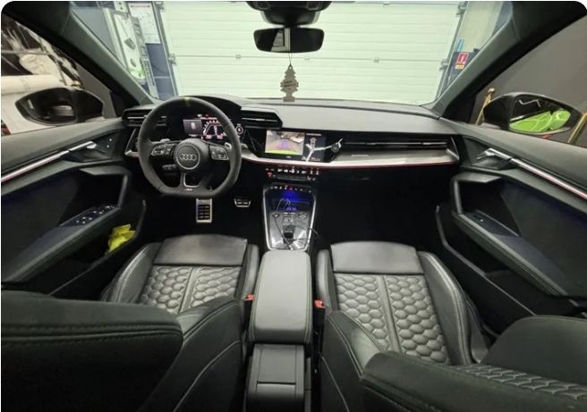 Audi RS 3 • 2023 • 33,870 km 1