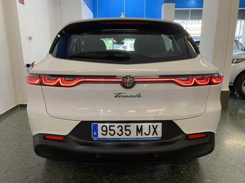 Alfa Romeo Giulia • 2023 • 8,000 km 4