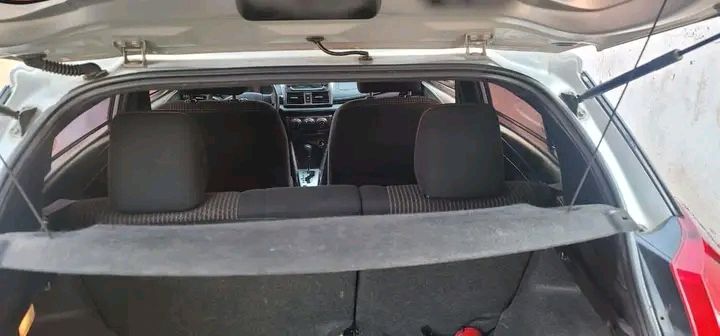 Toyota Yaris • 2012 • 43 km 3