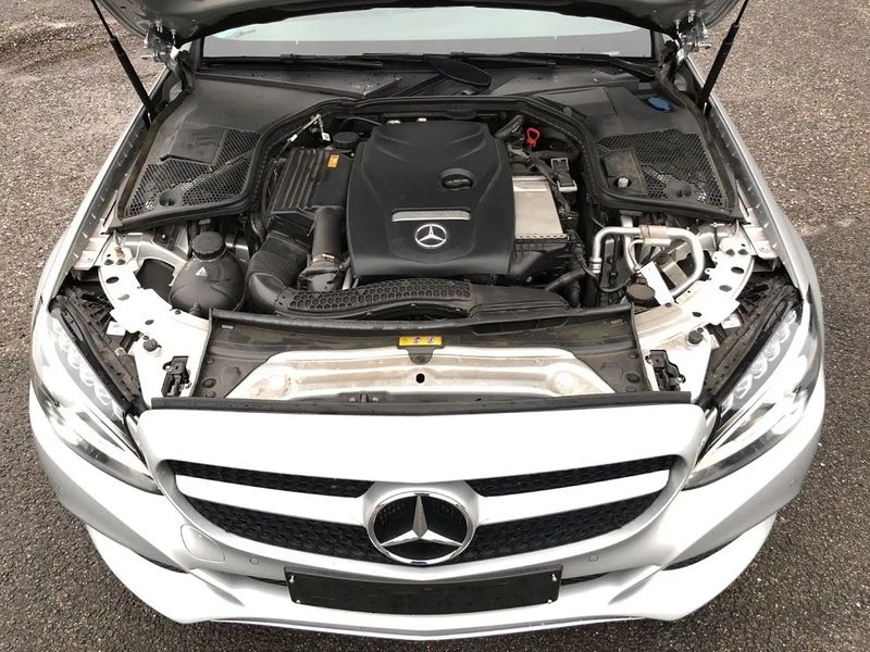 Mercedes-Benz C • 2017 • 95,000 km 10