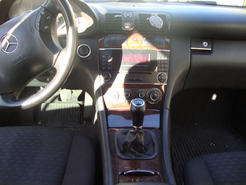 Mercedes-Benz 200 D • 2006 • 307,000 km 10