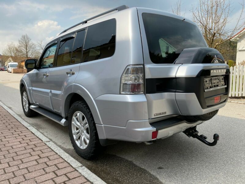 Mitsubishi Pajero • 2016 • 112,556 km 5