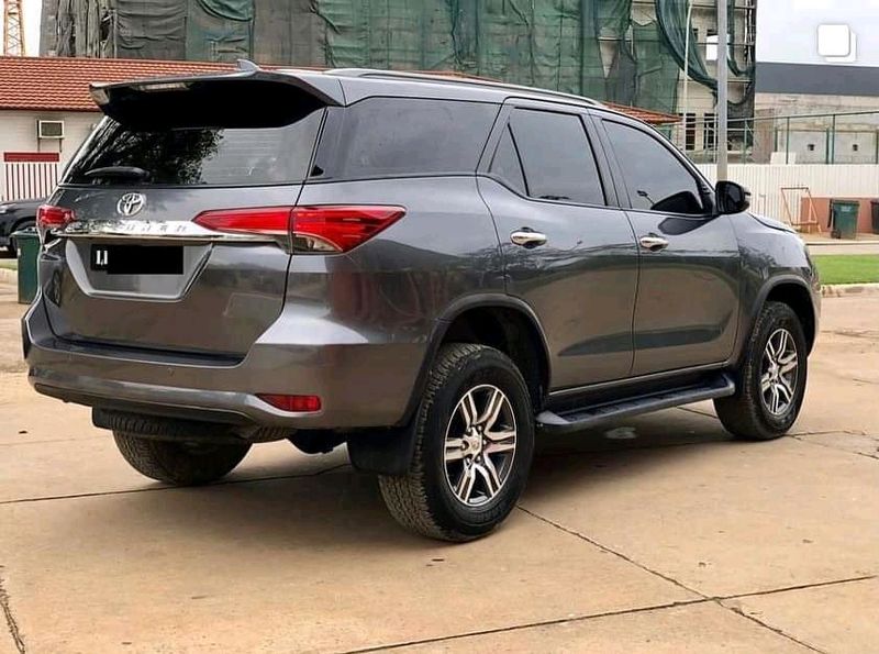 Toyota Fortuner • 2018 • 50,000 km 4