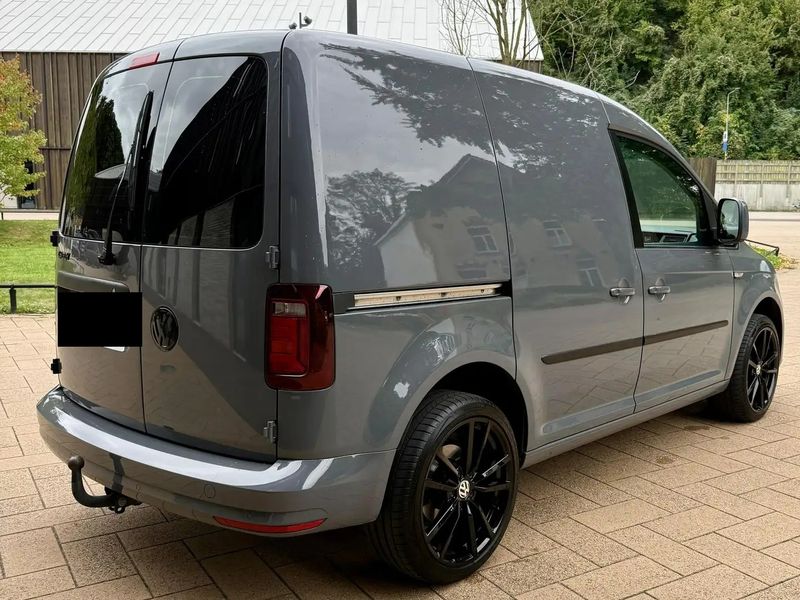 Volkswagen Caddy • 2019 • 120,200 km 3