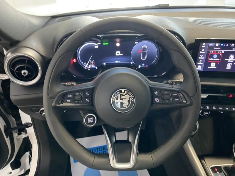 Alfa Romeo Giulia • 2023 • 8,000 km 2