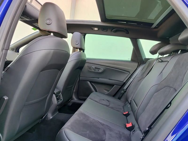 Seat Leon • 2020 • 104,000 km 11