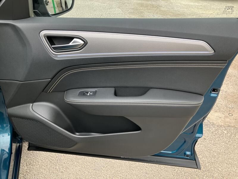 Renault Clio • 2024 • 3,800 km 18