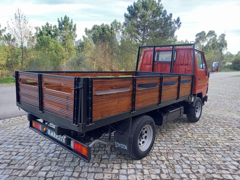 Toyota Dyna • 1987 • 309,000 km 5
