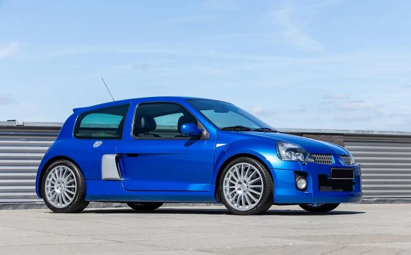 Renault Clio • 2003 • 24,500 km 11