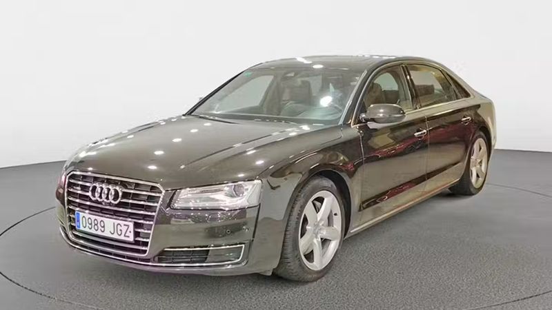 Audi A8 • 2015 • 84,345 km 10