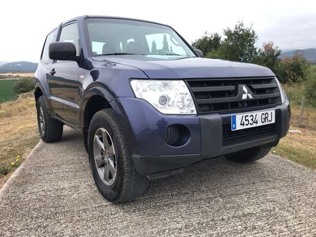 Mitsubishi Montero • 2010 • 229,000 km 2