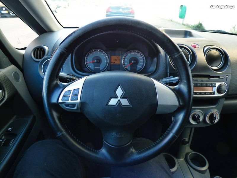 Mitsubishi Colt • 2010 • 150,000 km 3
