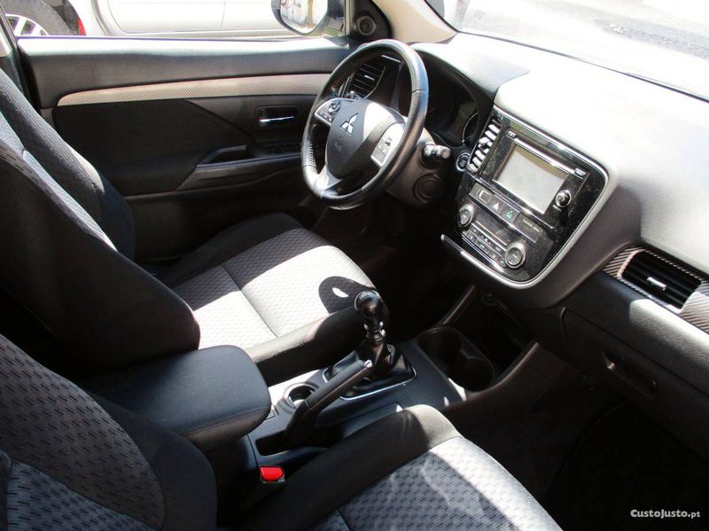 Mitsubishi Outlander • 2013 • 180,000 km 5