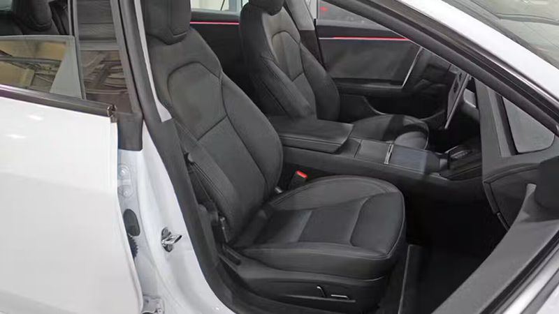 Tesla Model 3 • 2024 • 2,750 km 11