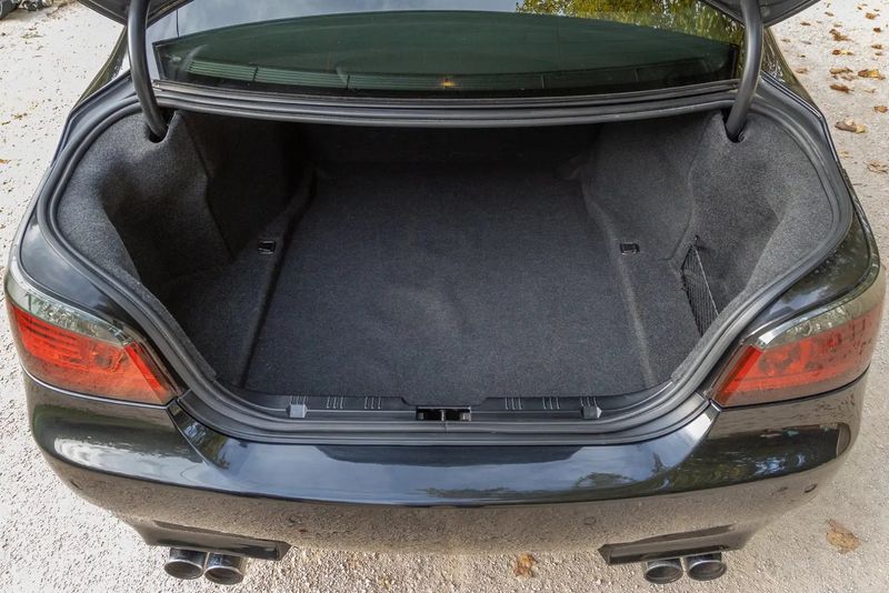 BMW 5 Series • 2007 • 137,700 km 10