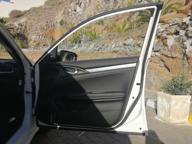 Honda Civic • 2018 • 80,000 km 13