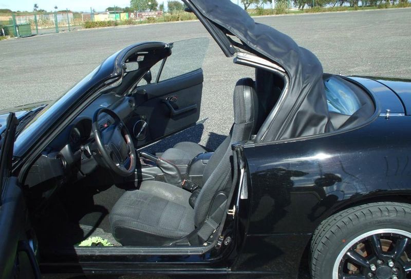 Mazda MX-5 Miata • 1990 • 160,000 km 6