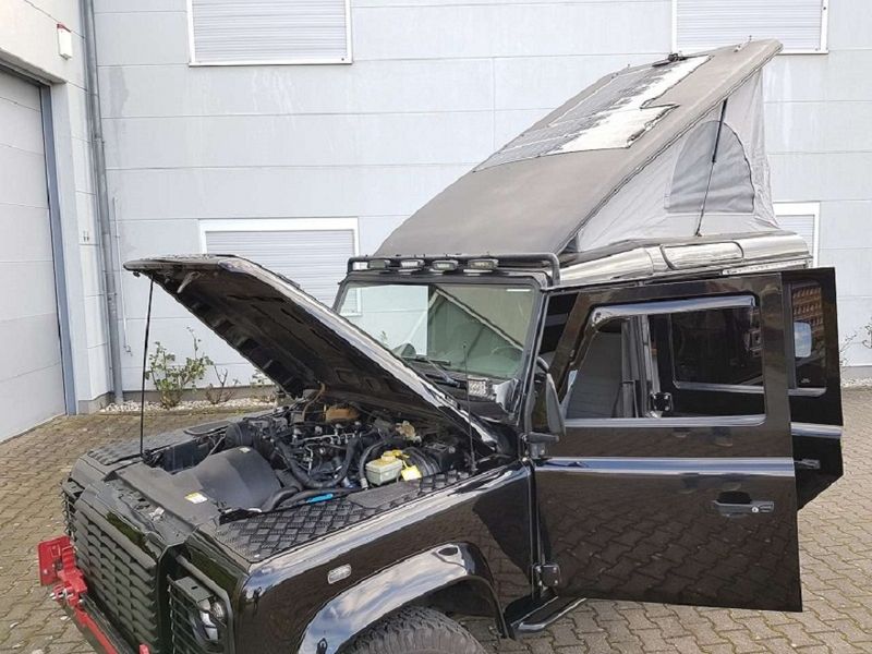 Land Rover Defender • 2007 • 209,000 km 7