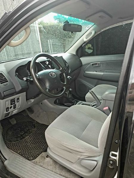 Toyota Hilux • 2008 • 205,000 km 8