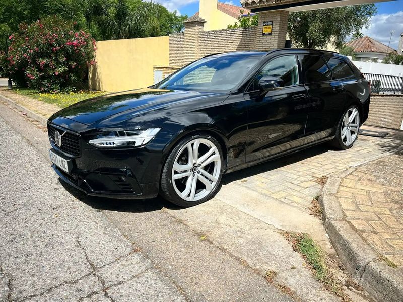 Volvo V90 • 2021 • 120,000 km 1