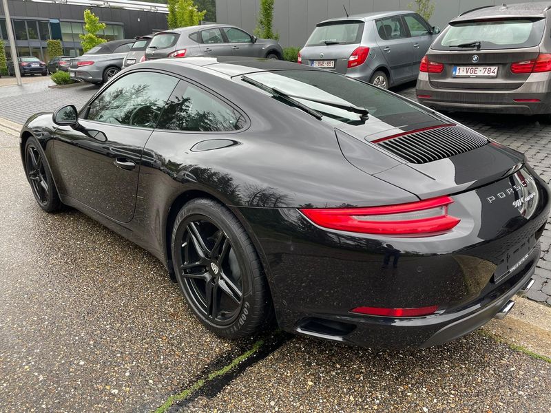 Porsche 911 Carrera • 2016 • 120,000 km 4