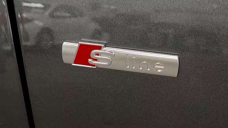 Audi Q3 • 2024 • 7,333 km 6