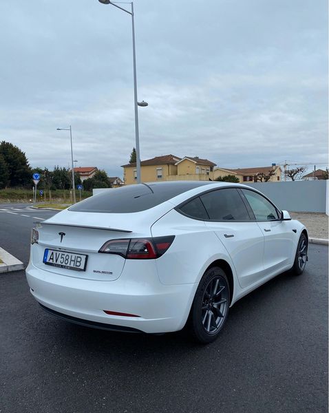 Tesla Model 3 • 2012 • 40,000 km 4