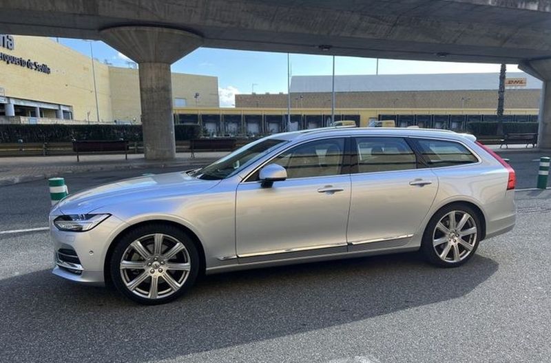 Volvo V90 Cross Country • 2019 • 145,000 km 12