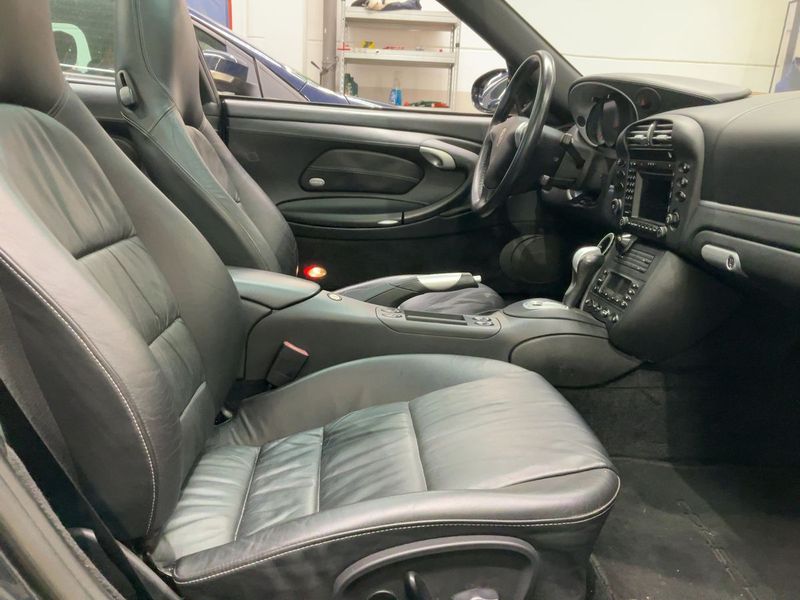 Porsche 911 Targa • 2004 • 109,000 km 6