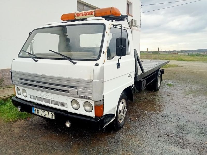 Mazda Truck • 1999 • 120,000 km 1