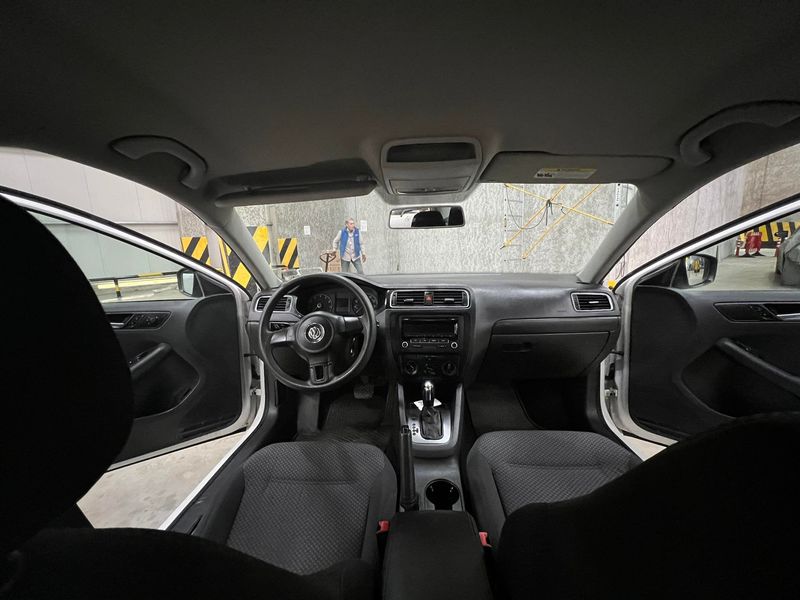 Volkswagen Jetta • 2013 • 140,000 km 10